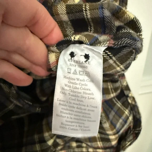 Everlane slightly cropped, boxy flannel, medium - Picture 4 of 6